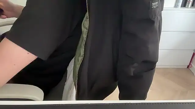 Snapshot of matrixx_9 chatting on November 15, 1:26 pm matrixx 9 online show from November 15, 1:26 pm