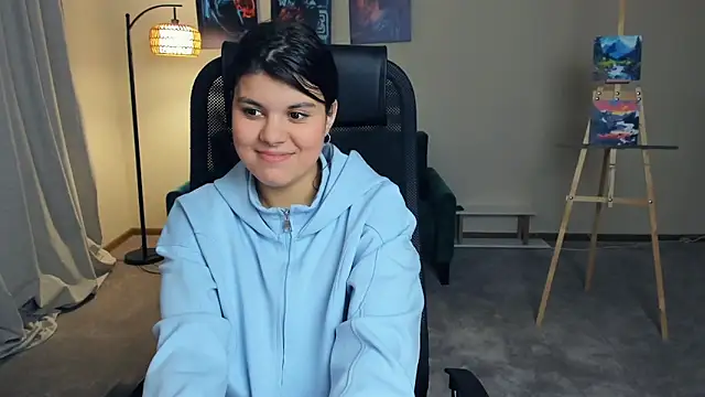 Snapshot of NicolaAlsaqri chatting on October 14, 7:31 am NicolaAlsaqri online show from October 14, 7:31 am