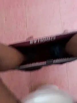 Snapshot of vi25vofgg chatting on November 22, 6:12 am vi25vofgg online show from November 22, 6:12 am