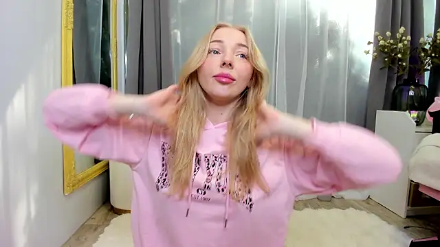 SundyRose online show from March 3, 8:10 am