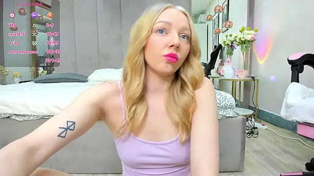 SundyRose online show from November 25, 8:31 pm