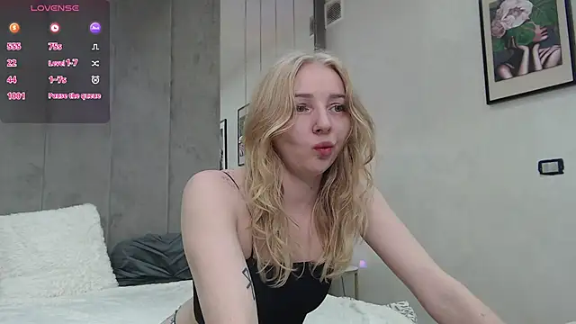 SundyRose online show from October 22, 8:30 pm