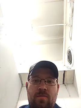 dakotafail92 online show from October 17, 8:32 pm