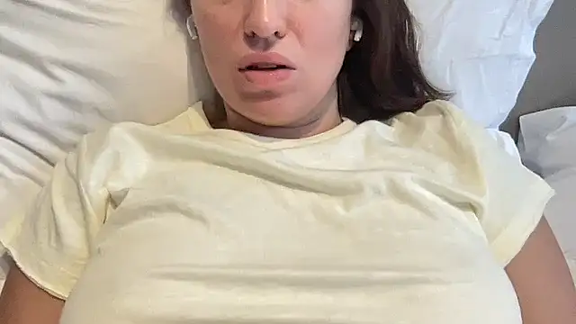 Snapshot of CArivora chatting on February 22, 8:49 am CArivora online show from February 22, 8:49 am