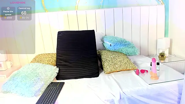 Snapshot of sexynoahxxx chatting on October 20, 11:55 am sexynoahxxx online show from October 20, 11:55 am
