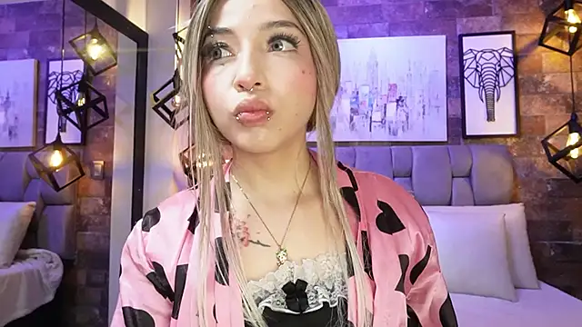 Sophia Bellucci online show from January 9, 12:45 pm