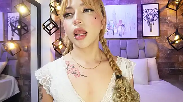 Sophia Bellucci online show from November 27, 12:27 pm