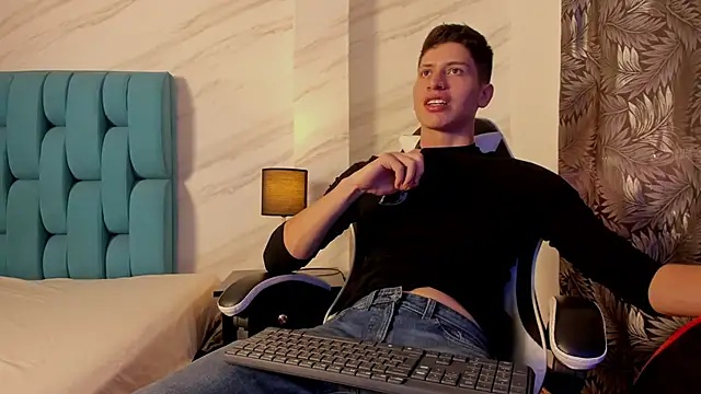 Tyler  Colt online show from October 10, 7:15 pm