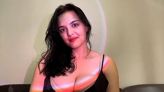 Snapshot of Babis_girlsss chatting on October 18, 7:21 am Babis girlsss online show from October 18, 7:21 am