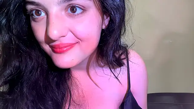 Snapshot of Babis_girlsss chatting on October 17, 7:11 am Babis girlsss online show from October 17, 7:11 am