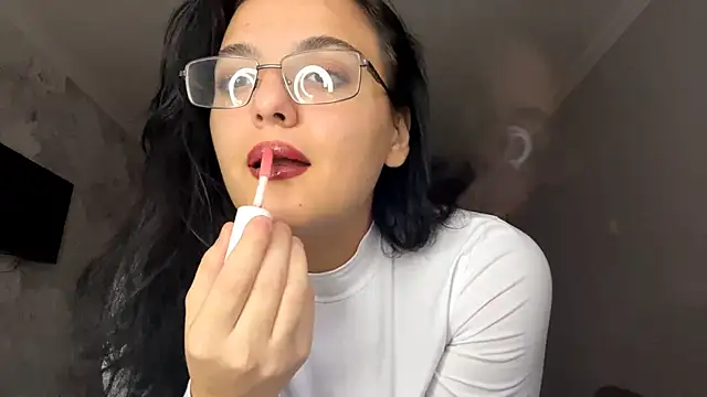 Snapshot of Babis_girlsss chatting on November 13, 9:35 am Babis girlsss online show from November 13, 9:35 am