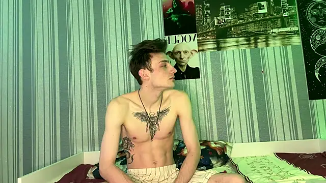 EmiliaCouple online show from February 7, 2:14 pm