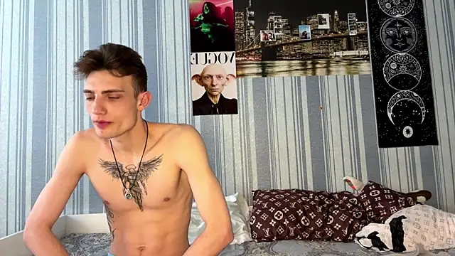 EmiliaCouple online show from March 9, 6:17 am