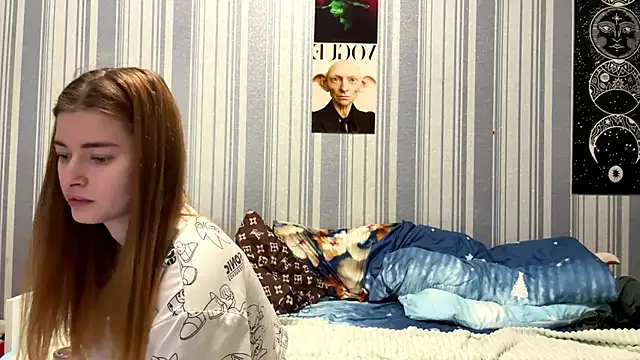 EmiliaCouple online show from March 29, 5:47 pm