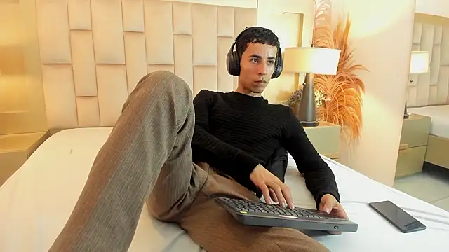 Zahir Ashar online show from March 13, 12:15 am