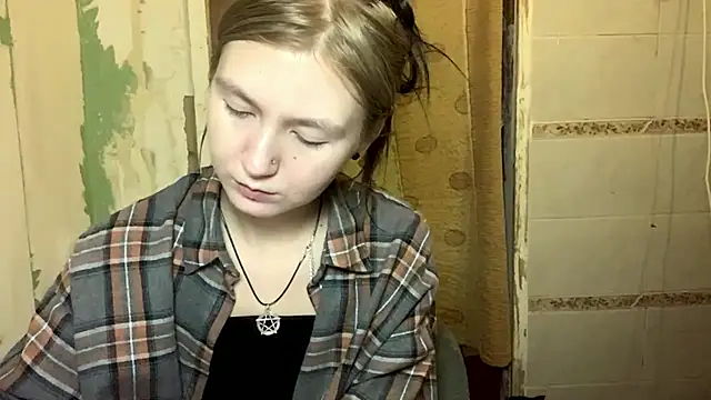 ArianeBhayani online show from November 4, 9:07 pm