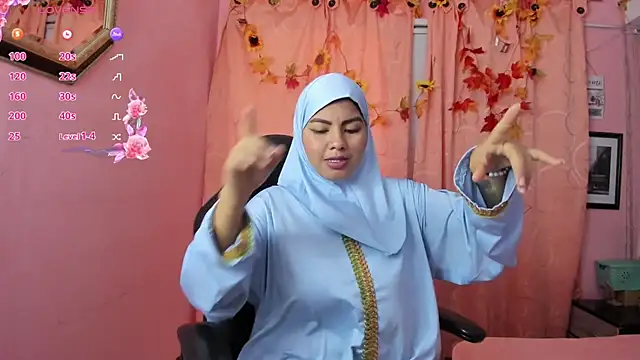 Snapshot of SamiraAlabi chatting on October 15, 11:40 am SamiraAlabi online show from October 15, 11:40 am