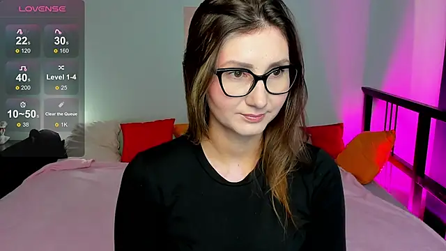 Snapshot of NikkiKiss__ chatting on October 19, 1:30 am NikkiKiss online show from October 19, 1:30 am