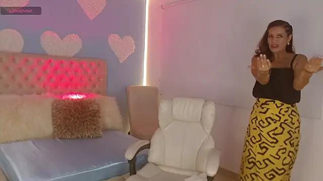 channelsmith 55 online show from November 28, 1:33 pm