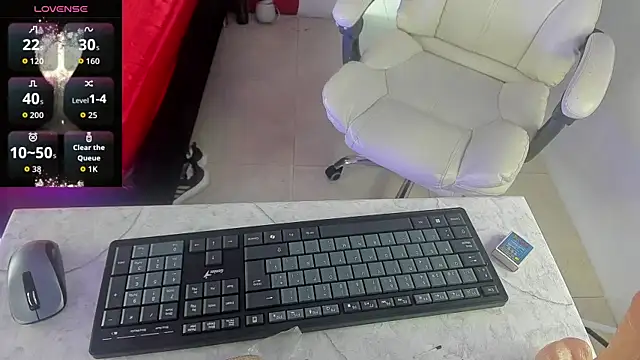 Snapshot of channelsmith_55 chatting on June 6, 1:49 pm channelsmith 55 online show from June 6, 1:49 pm