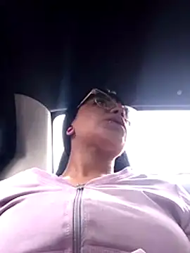 angie rousse  online show from November 6, 1:15 pm