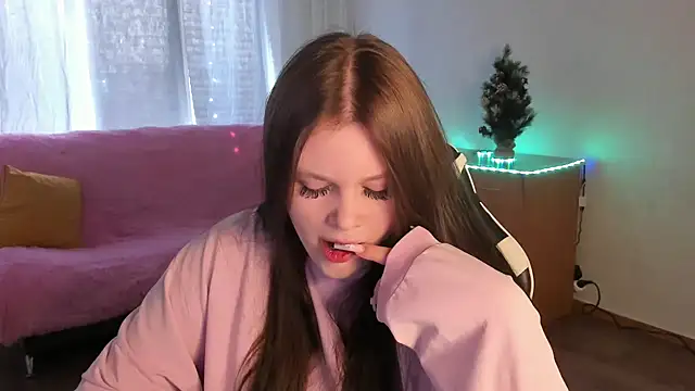 Snapshot of Musegirl chatting on February 6, 8:54 am Musegirl online show from February 6, 8:54 am