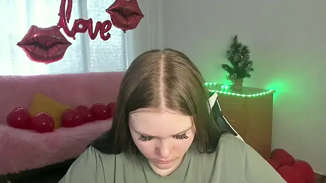 Snapshot of Musegirl chatting on February 25, 8:14 am Musegirl online show from February 25, 8:14 am