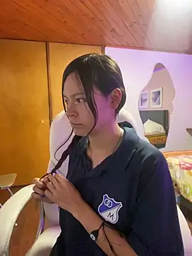 Ninfa pink online show from November 28, 9:09 am