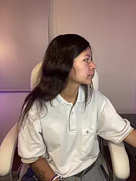 Ninfa pink online show from November 29, 5:35 pm