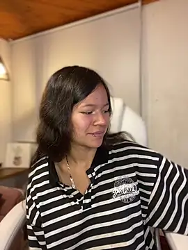 Ninfa pink online show from December 1, 8:21 pm