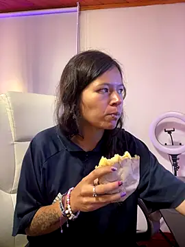 Ninfa pink online show from November 21, 9:14 pm