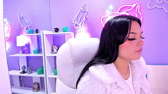 Snapshot of GAbrielaBotero chatting on November 29, 11:54 am GAbrielaBotero online show from November 29, 11:54 am