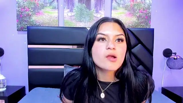 Snapshot of GAbrielaBotero chatting on January 8, 7:31 pm GAbrielaBotero online show from January 8, 7:31 pm