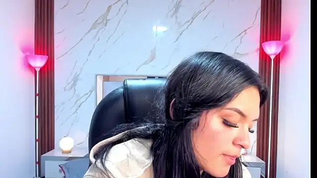 Snapshot of GAbrielaBotero chatting on January 10, 4:13 pm GAbrielaBotero online show from January 10, 4:13 pm