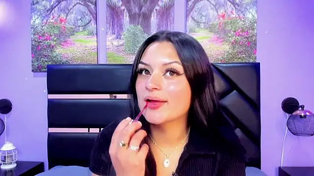 Snapshot of GAbrielaBotero chatting on January 6, 7:40 pm GAbrielaBotero online show from January 6, 7:40 pm