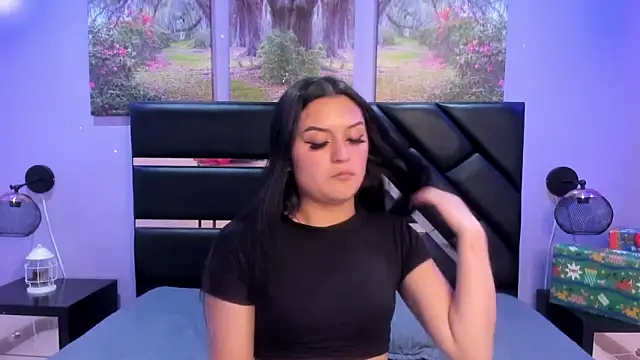 Snapshot of GAbrielaBotero chatting on December 15, 7:41 pm GAbrielaBotero online show from December 15, 7:41 pm