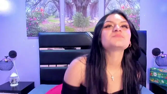 Snapshot of GAbrielaBotero chatting on December 17, 7:52 pm GAbrielaBotero online show from December 17, 7:52 pm