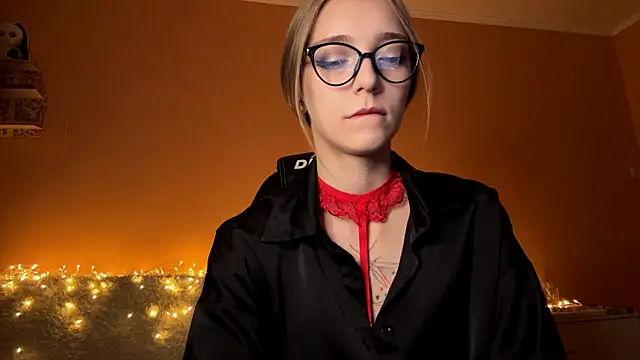 EvaPeace online show from October 11, 4:19 pm