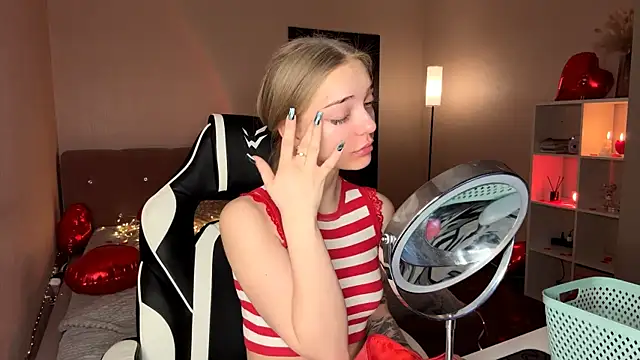 EvaPeace online show from February 14, 7:58 pm