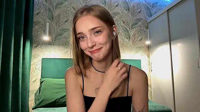 EvaPeace online show from October 19, 5:05 pm