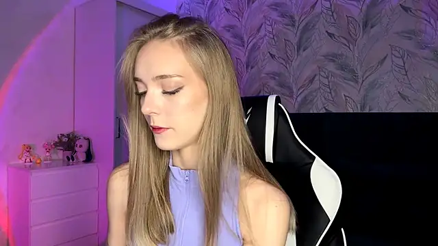 EvaPeace online show from October 30, 5:21 pm