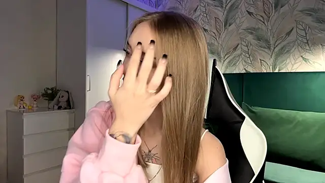 EvaPeace online show from October 28, 4:17 pm