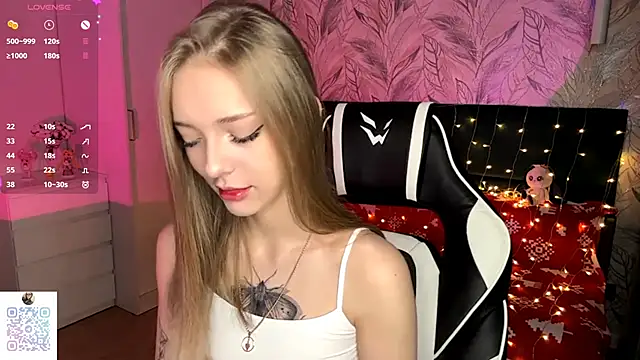 EvaPeace online show from December 5, 7:23 pm