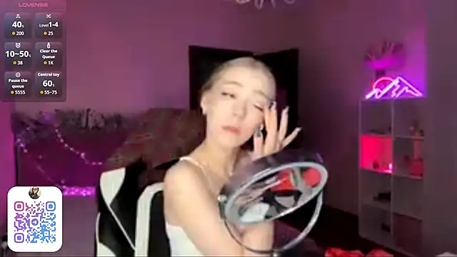 EvaPeace online show from February 2, 7:13 pm