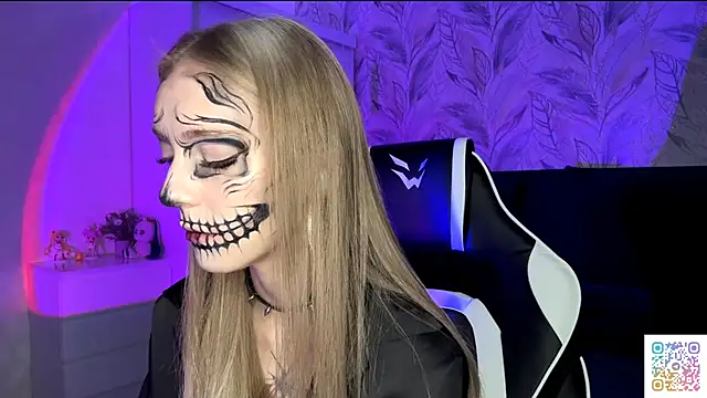 EvaPeace online show from October 31, 4:14 pm