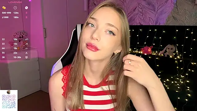 EvaPeace online show from December 2, 7:15 pm