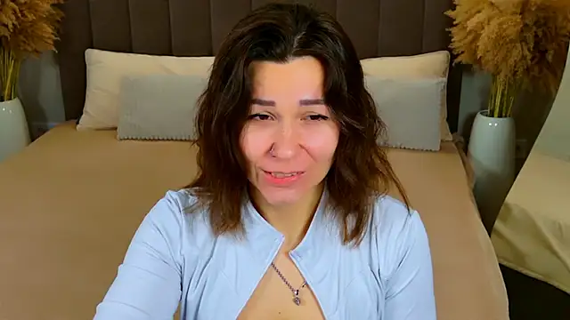 EdenSolis online show from April 14, 7:02 am