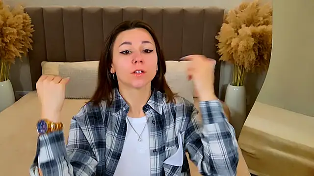 EdenSolis online show from March 13, 10:20 am