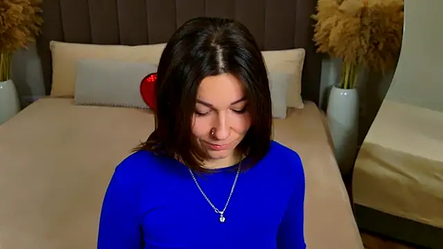 EdenSolis online show from April 15, 9:26 am