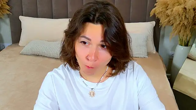EdenSolis online show from July 3, 9:38 am
